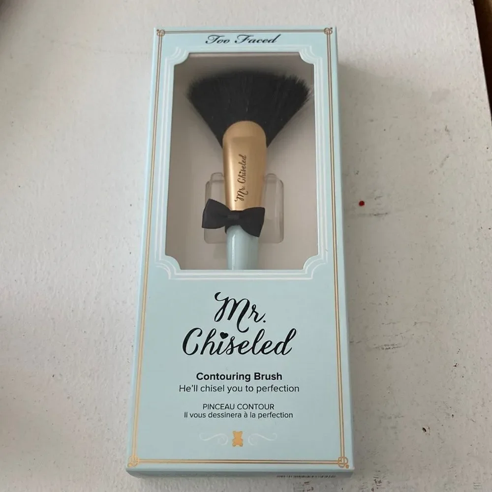 Too Faced Mr. Chiseled Contouring Brush